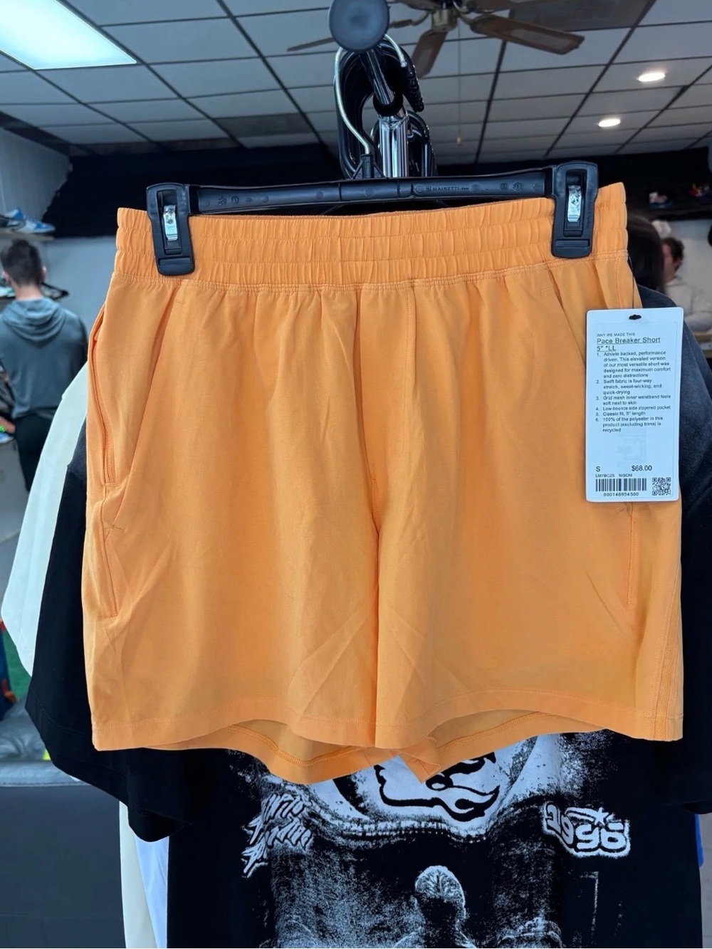 Lululemon Pace Breaker Short Orange size small
